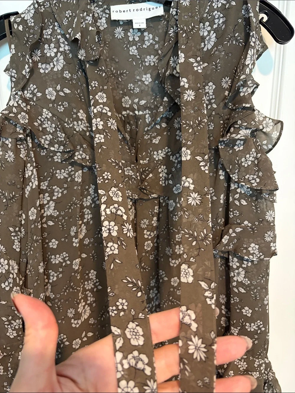 Robert Rodriguez Floral Cold Shoulder Dress Size 6 - Picture 11 of 12
